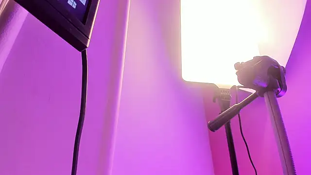 ScarletGV online show from 10-23-25, 10:19