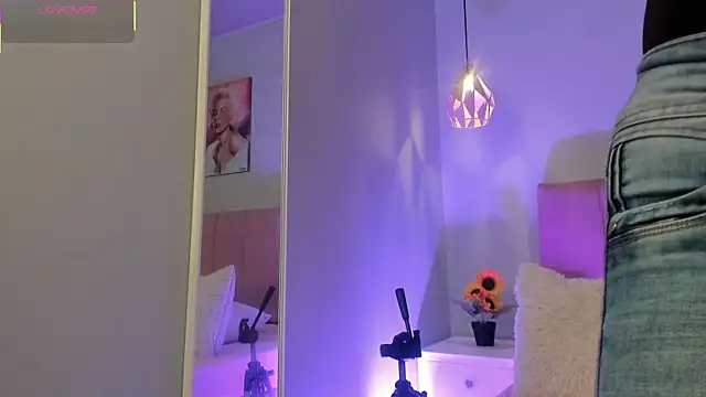 ScarletGV online show from 01-19-26, 06:06