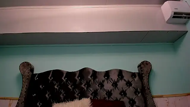 Snapshot of alice_greco chatting on 01-19-25, 04:54 alice greco online show from 01-19-25, 04:54