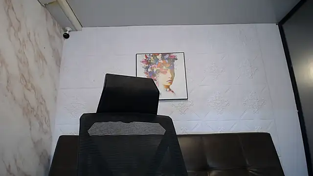 Snapshot of alice_greco chatting on 03-03-25, 09:05 alice greco online show from 03-03-25, 09:05