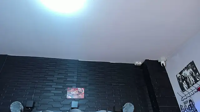 Snapshot of alice_greco chatting on 09-29-25, 02:00 alice greco online show from 09-29-25, 02:00