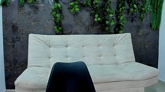 Snapshot of alice_greco chatting on 12-02-25, 08:15 alice greco online show from 12-02-25, 08:15