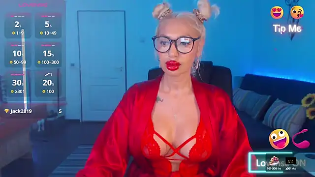 Snapshot of beauty_chl0e chatting on 09-14-25, 06:51 beauty chl0e online show from 09-14-25, 06:51