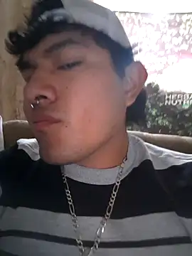 Snapshot of GusssHOT chatting on 04-01-26, 02:36 GusssHOT online show from 04-01-26, 02:36