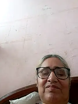  candi online show from 11-04-25, 01:54