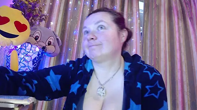 amorelara online show from 04-15-26, 07:37