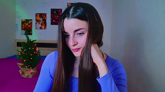 Miss Arwen online show from 12-18-24, 07:04