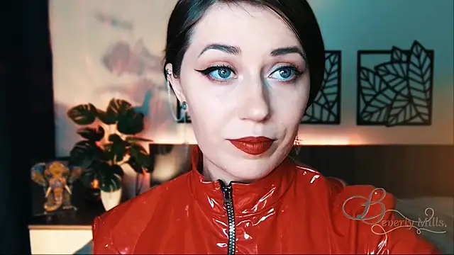 Snapshot of MissBeverlyMills chatting on 02-15-25, 08:44 MissBeverlyMills online show from 02-15-25, 08:44