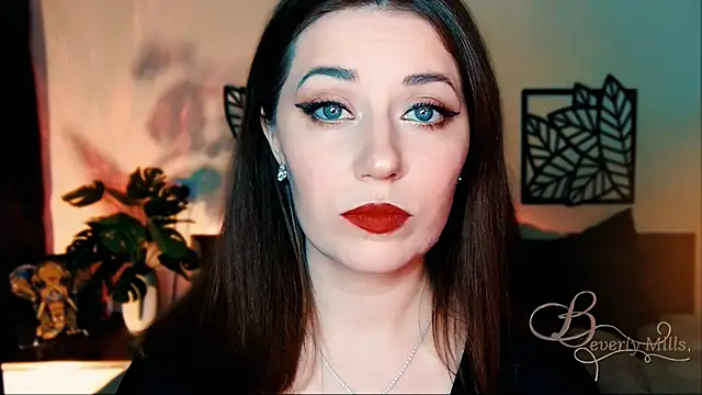 Snapshot of MissBeverlyMills chatting on 03-06-25, 02:40 MissBeverlyMills online show from 03-06-25, 02:40