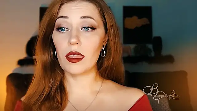 Snapshot of MissBeverlyMills chatting on 10-02-25, 02:07 MissBeverlyMills online show from 10-02-25, 02:07