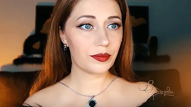 Snapshot of MissBeverlyMills chatting on 10-09-25, 04:54 MissBeverlyMills online show from 10-09-25, 04:54