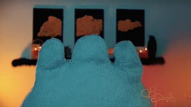 Snapshot of MissBeverlyMills chatting on 11-08-25, 02:34 MissBeverlyMills online show from 11-08-25, 02:34