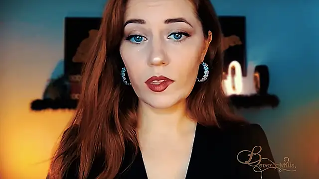 MissBeverlyMills online show from 11-30-25, 05:33