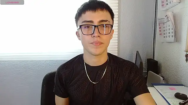 Snapshot of santi-fabulous chatting on 12-28-24, 09:40 santi-fabulous online show from 12-28-24, 09:40