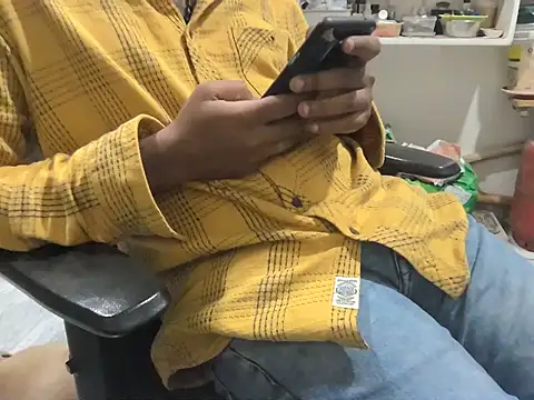 Snapshot of Believerrrr chatting on 11-11-25, 12:49 Believerrrr online show from 11-11-25, 12:49