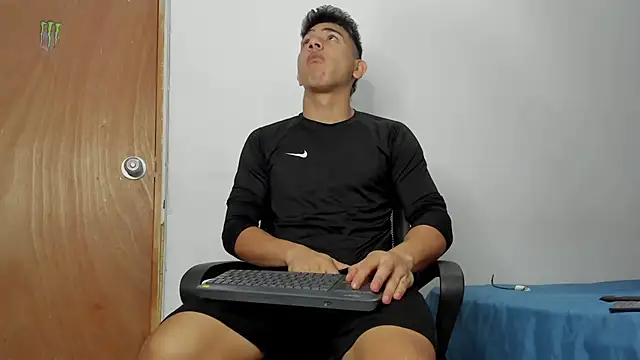 andrew rose  online show from 02-16-26, 07:43