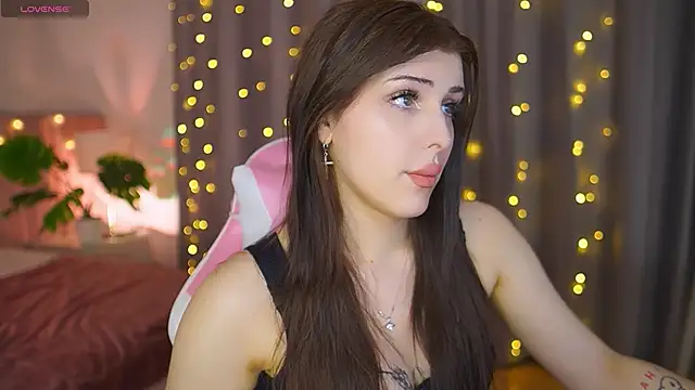 Snapshot of Lala_Land_ chatting on 01-25-25, 11:44 Lala Land  online show from 01-25-25, 11:44