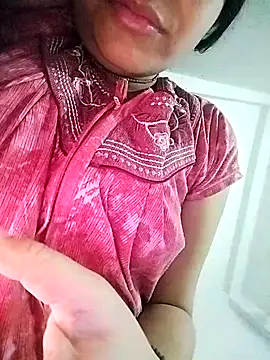 Snapshot of _sonal_sharma chatting on 10-13-25, 10:26 sonal sharma online show from 10-13-25, 10:26