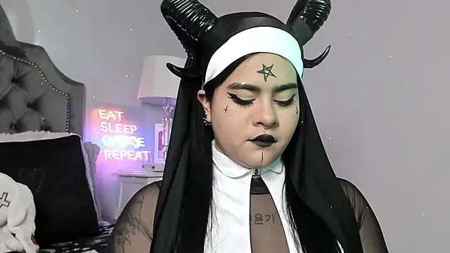 atena hill online show from 10-25-25, 07:41