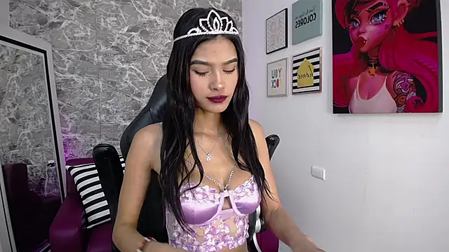 Snapshot of bonnie-love chatting on 09-23-25, 01:36 bonnie-love online show from 09-23-25, 01:36