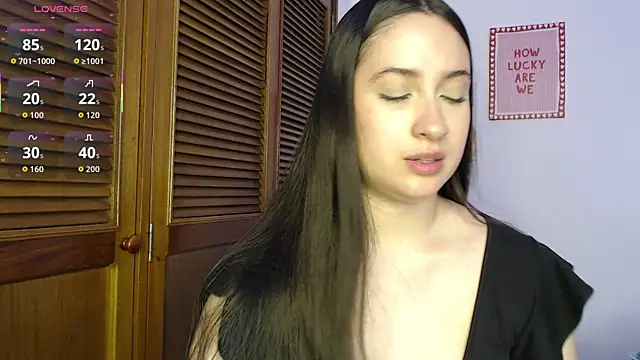 sofiaduque 26 online show from 04-20-26, 07:37