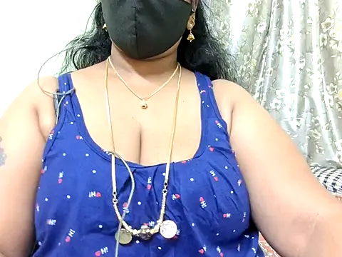 Snapshot of Pallavi-sri chatting on 02-08-25, 06:22 Pallavi-sri online show from 02-08-25, 06:22