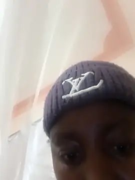 Snapshot of Swit_virgin22 chatting on 09-14-25, 03:27 Swit virgin22 online show from 09-14-25, 03:27