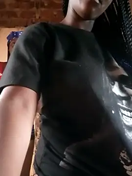 Snapshot of Swit_virgin22 chatting on 09-30-25, 01:16 Swit virgin22 online show from 09-30-25, 01:16