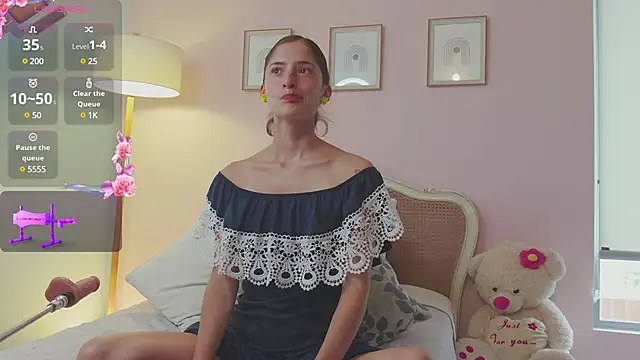 Snapshot of KittyAna chatting on 02-14-25, 07:33 KittyAna online show from 02-14-25, 07:33