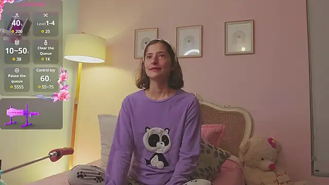 Snapshot of KittyAna chatting on 02-25-25, 02:14 KittyAna online show from 02-25-25, 02:14