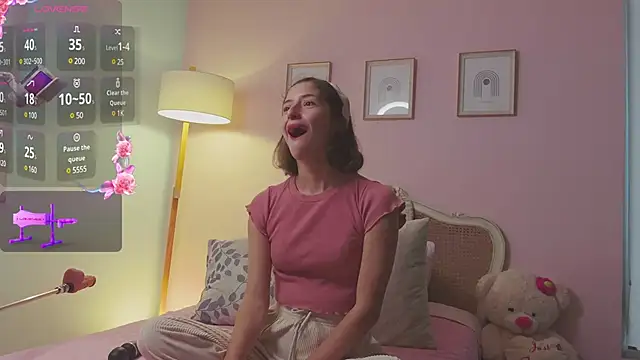 Snapshot of KittyAna chatting on 02-26-25, 10:53 KittyAna online show from 02-26-25, 10:53