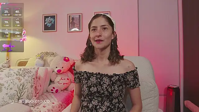 Snapshot of KittyAna chatting on 10-12-25, 12:31 KittyAna online show from 10-12-25, 12:31