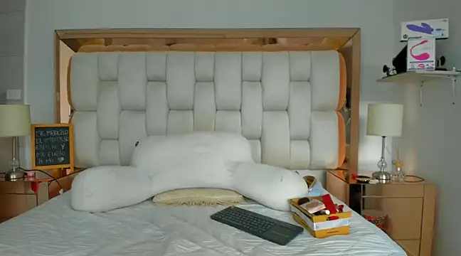 emilyparkerr01 online show from 12-26-24, 08:00