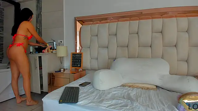 emilyparkerr01 online show from 02-05-25, 09:40