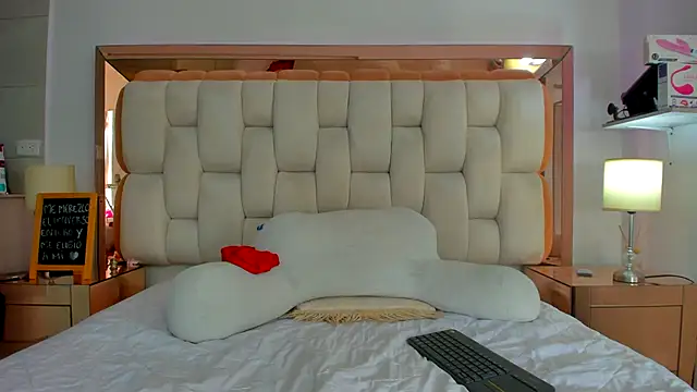 emilyparkerr01 online show from 02-14-25, 08:26