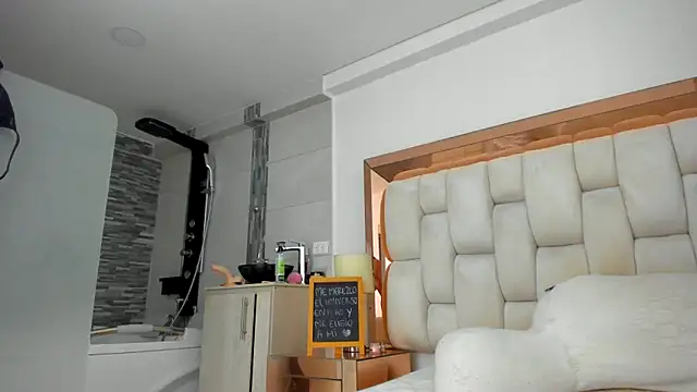 emilyparkerr01 online show from 03-01-25, 12:50