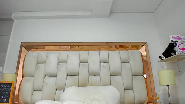 emilyparkerr01 online show from 03-04-25, 11:54