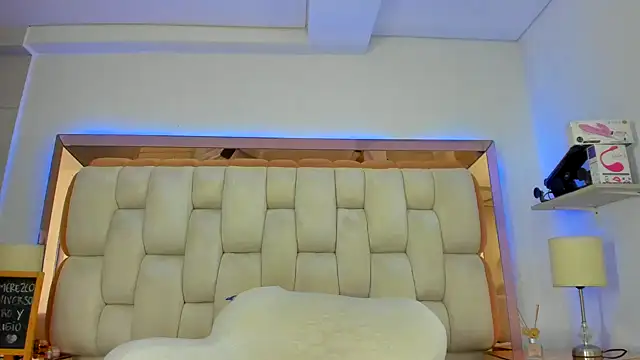 emilyparkerr01 online show from 03-20-25, 02:42