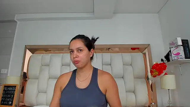 emilyparkerr01 online show from 09-10-25, 09:37