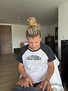 Georgiafox online show from 11-16-25, 02:55