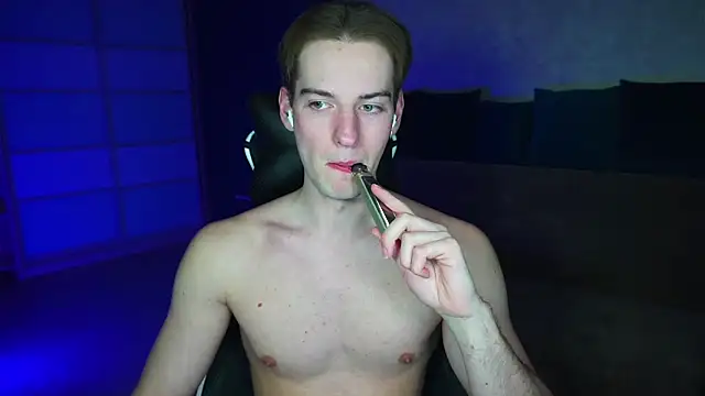 Litmate online show from 04-28-26, 01:15