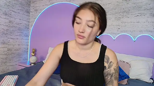 Giaa Ross online show from 04-15-26, 07:32