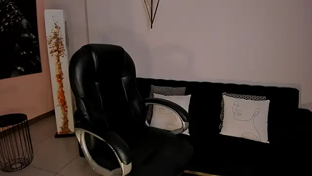 CharlotteCox  online show from 01-30-25, 11:55