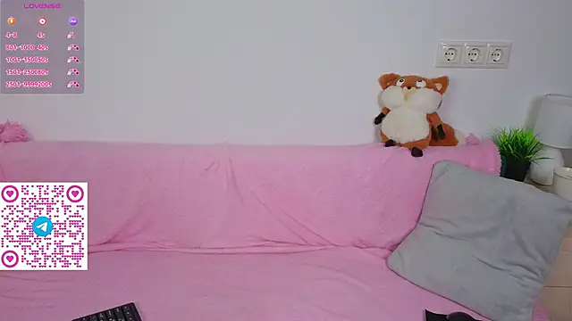 Kelly Hardy online show from 11-18-25, 01:11