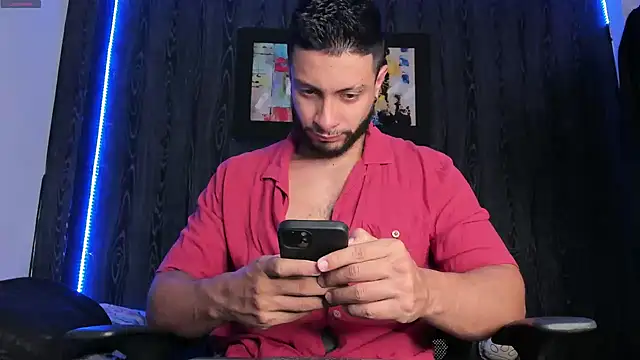 Snapshot of Mark_Buffet02 chatting on 12-11-24, 02:11 Mark Buffet02 online show from 12-11-24, 02:11