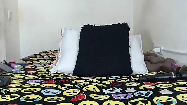 Snapshot of Britanylee_01x chatting on 10-06-25, 04:10 Britanylee 01x online show from 10-06-25, 04:10