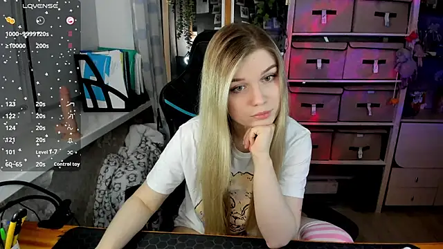 Snapshot of omg_lina chatting on 12-04-24, 01:42 omg lina online show from 12-04-24, 01:42