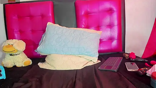 AlanaLars online show from 09-14-25, 04:17