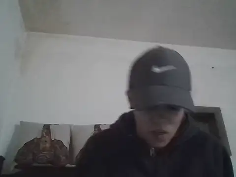 Snapshot of Emy44x chatting on 10-20-25, 09:21 Emy44x online show from 10-20-25, 09:21