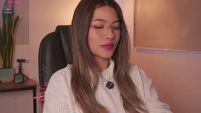 AyraSmith  online show from 03-11-26, 01:17